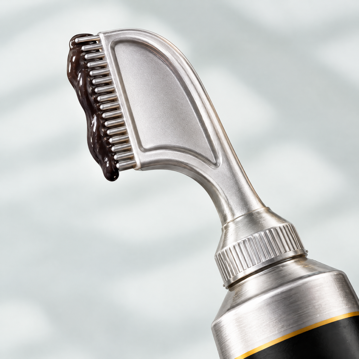 Hair Dye Cream with Comb Applicator – close-up